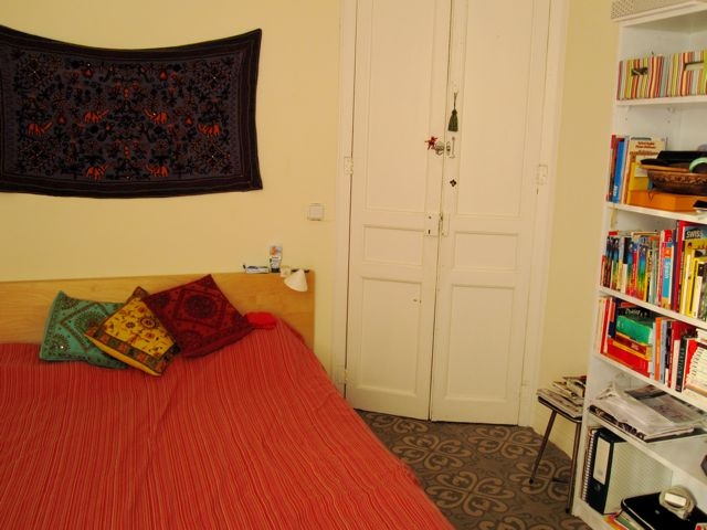 Foto Habitaci� amb llit gran en un pis molt c�ntric i llumin�s